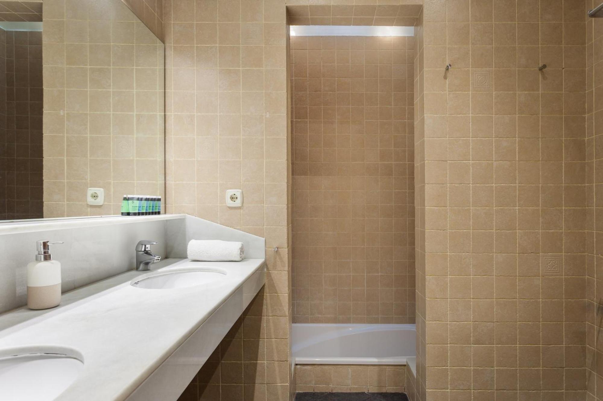 Art House Sagrada Familia Apartment Barcelona Exterior foto